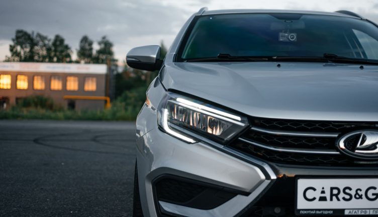 Lada Vesta SV AT